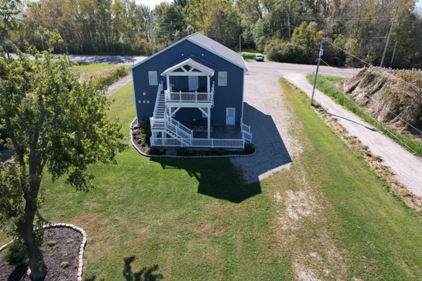 3255 Lakeshore Drive, Port Clinton, 43452, 3 Bedroom Bedrooms, ,3 BathroomBathrooms,Residential,For Sale,Lakeshore,20264120