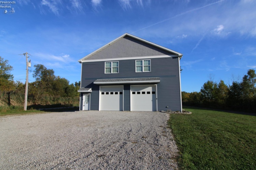 3255 Lakeshore Drive, Port Clinton, 43452, 3 Bedroom Bedrooms, ,3 BathroomBathrooms,Residential,For Sale,Lakeshore,20264120