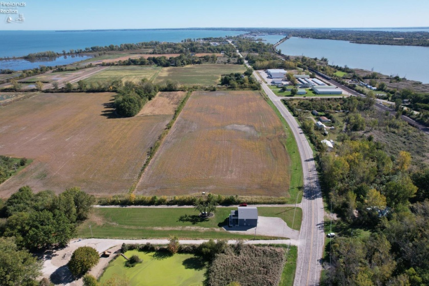 3255 Lakeshore Drive, Port Clinton, 43452, 3 Bedroom Bedrooms, ,3 BathroomBathrooms,Residential,For Sale,Lakeshore,20264120