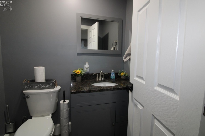 3255 Lakeshore Drive, Port Clinton, 43452, 3 Bedroom Bedrooms, ,3 BathroomBathrooms,Residential,For Sale,Lakeshore,20264120