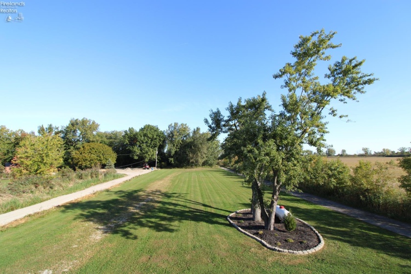 3255 Lakeshore Drive, Port Clinton, 43452, 3 Bedroom Bedrooms, ,3 BathroomBathrooms,Residential,For Sale,Lakeshore,20264120