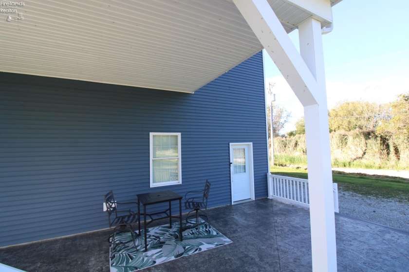 3255 Lakeshore Drive, Port Clinton, 43452, 3 Bedroom Bedrooms, ,3 BathroomBathrooms,Residential,For Sale,Lakeshore,20264120