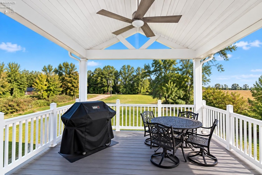 3255 Lakeshore Drive, Port Clinton, 43452, 3 Bedroom Bedrooms, ,3 BathroomBathrooms,Residential,For Sale,Lakeshore,20264120