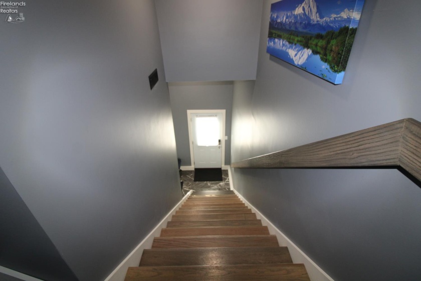 3255 Lakeshore Drive, Port Clinton, 43452, 3 Bedroom Bedrooms, ,3 BathroomBathrooms,Residential,For Sale,Lakeshore,20264120