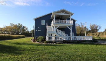 3255 Lakeshore Drive, Port Clinton, 43452, 3 Bedroom Bedrooms, ,3 BathroomBathrooms,Residential,For Sale,Lakeshore,20264120