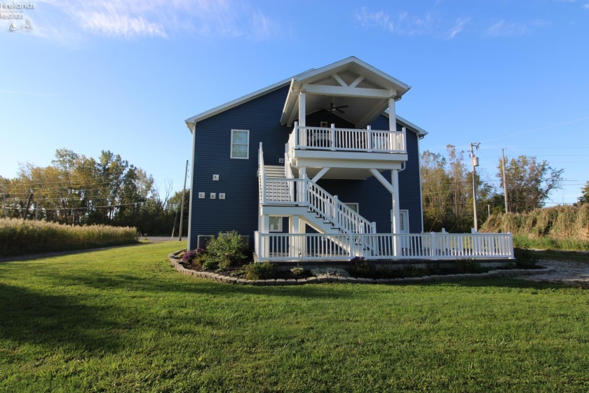 3255 Lakeshore Drive, Port Clinton, 43452, 3 Bedroom Bedrooms, ,3 BathroomBathrooms,Residential,For Sale,Lakeshore,20264120