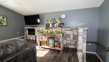 3255 Lakeshore Drive, Port Clinton, 43452, 3 Bedroom Bedrooms, ,3 BathroomBathrooms,Residential,For Sale,Lakeshore,20264120