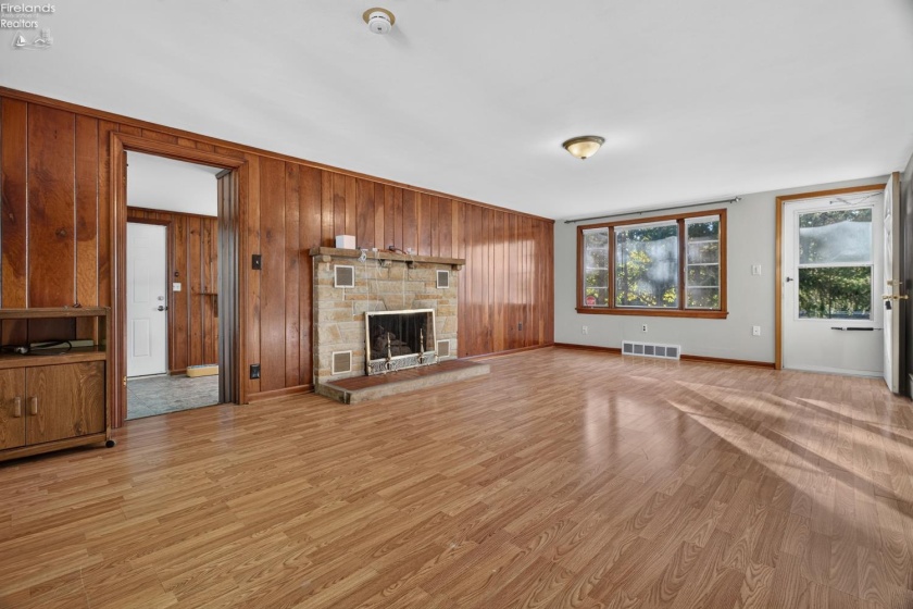 5011 Leavitt Road, Lorain, 44053, 2 Bedroom Bedrooms, ,1 BathroomBathrooms,Residential,For Sale,Leavitt,20264135