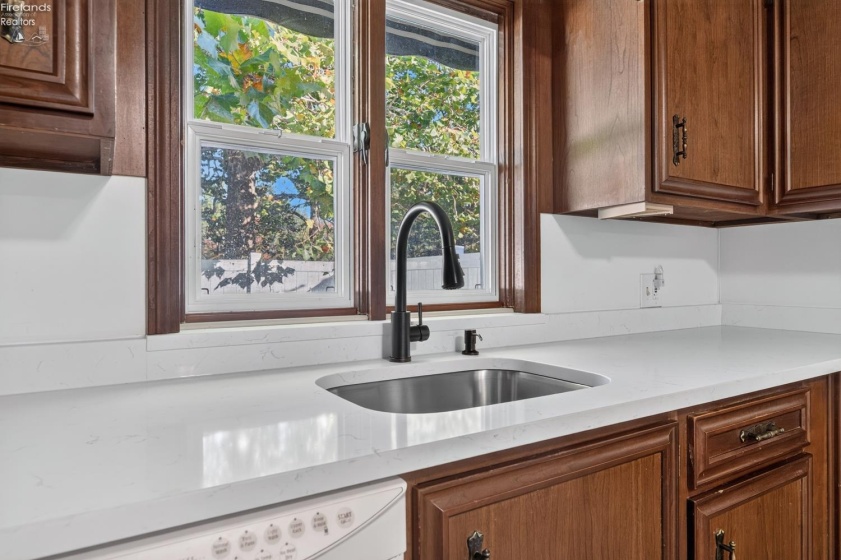 5011 Leavitt Road, Lorain, 44053, 2 Bedroom Bedrooms, ,1 BathroomBathrooms,Residential,For Sale,Leavitt,20264135