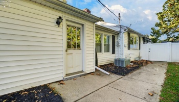 5011 Leavitt Road, Lorain, 44053, 2 Bedroom Bedrooms, ,1 BathroomBathrooms,Residential,For Sale,Leavitt,20264135