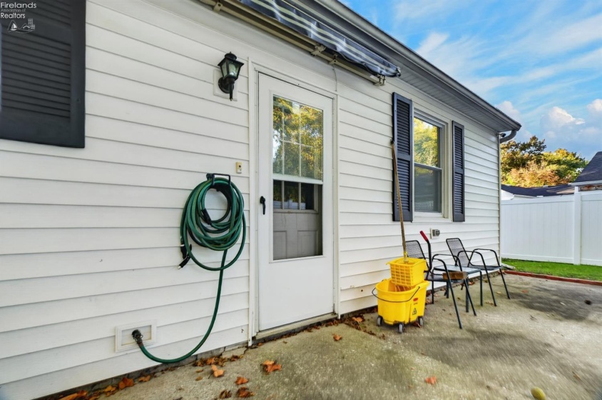 5011 Leavitt Road, Lorain, 44053, 2 Bedroom Bedrooms, ,1 BathroomBathrooms,Residential,For Sale,Leavitt,20264135