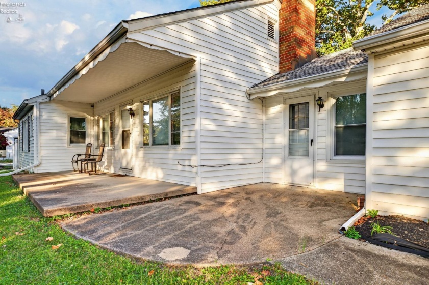 5011 Leavitt Road, Lorain, 44053, 2 Bedroom Bedrooms, ,1 BathroomBathrooms,Residential,For Sale,Leavitt,20264135