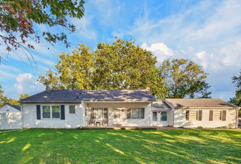 5011 Leavitt Road, Lorain, 44053, 2 Bedroom Bedrooms, ,1 BathroomBathrooms,Residential,For Sale,Leavitt,20264135