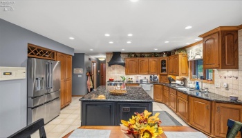 420 Jamestown Avenue, Tiffin, 44883, 4 Bedroom Bedrooms, ,4 BathroomBathrooms,Residential,For Sale,Jamestown,20264139