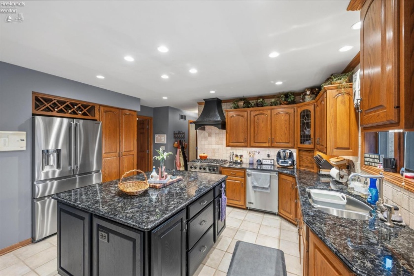 420 Jamestown Avenue, Tiffin, 44883, 4 Bedroom Bedrooms, ,4 BathroomBathrooms,Residential,For Sale,Jamestown,20264139