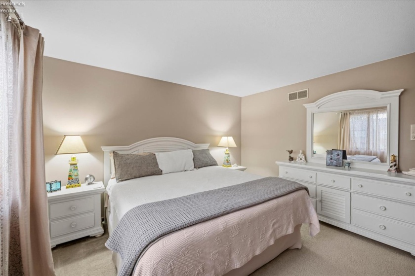 420 Jamestown Avenue, Tiffin, 44883, 4 Bedroom Bedrooms, ,4 BathroomBathrooms,Residential,For Sale,Jamestown,20264139