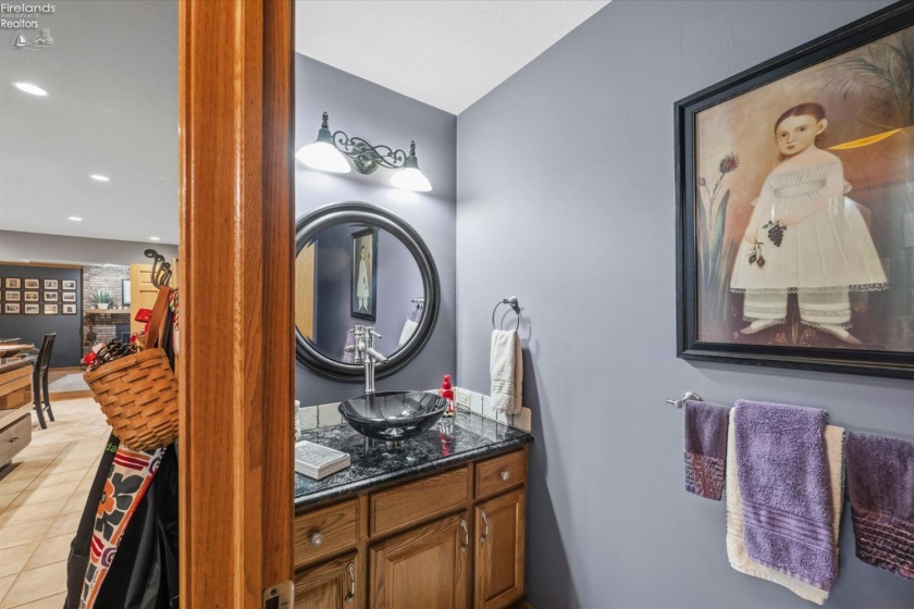 420 Jamestown Avenue, Tiffin, 44883, 4 Bedroom Bedrooms, ,4 BathroomBathrooms,Residential,For Sale,Jamestown,20264139