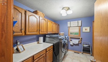 420 Jamestown Avenue, Tiffin, 44883, 4 Bedroom Bedrooms, ,4 BathroomBathrooms,Residential,For Sale,Jamestown,20264139