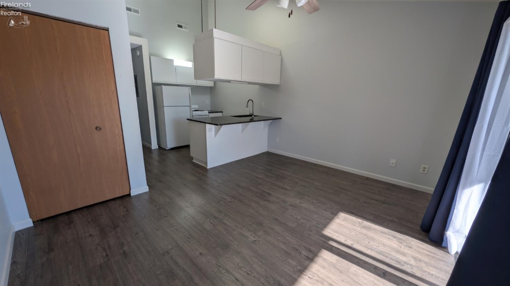 6484 Harris Harbor Drive, Oak Harbor, 43449, 1 Bedroom Bedrooms, ,1 BathroomBathrooms,Residential,For Sale,Harris Harbor,20264138