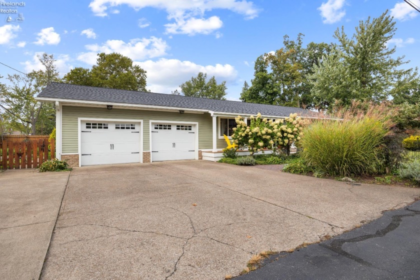 207 Cincinnati Avenue, Huron, 44839, 4 Bedroom Bedrooms, ,2 BathroomBathrooms,Residential,For Sale,Cincinnati,20264050