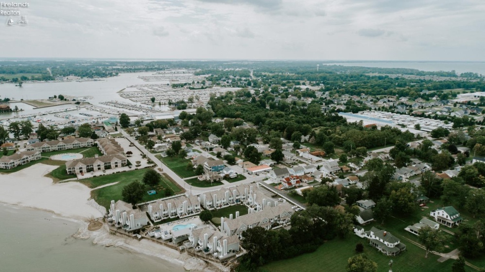 5640 Twin Beach Road, Port Clinton, 43452, 2 Bedroom Bedrooms, ,1 BathroomBathrooms,Residential,For Sale,Twin Beach,20264134