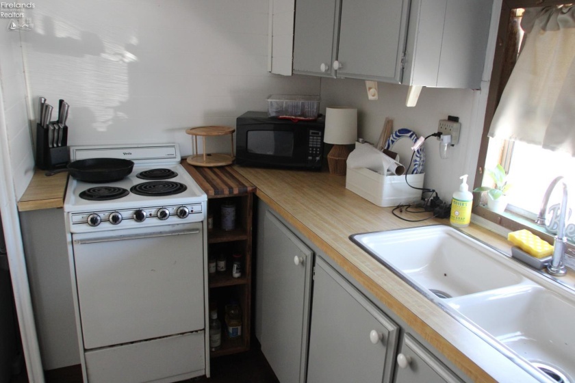5640 Twin Beach Road, Port Clinton, 43452, 2 Bedroom Bedrooms, ,1 BathroomBathrooms,Residential,For Sale,Twin Beach,20264134