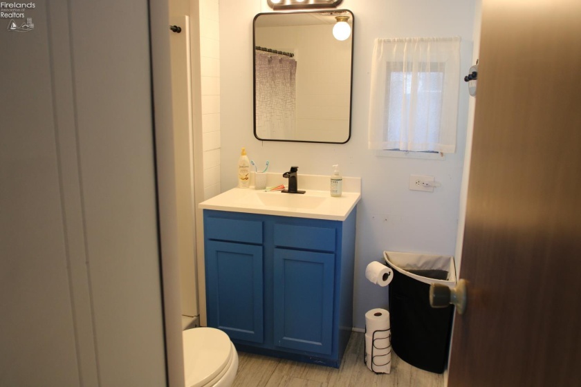 5640 Twin Beach Road, Port Clinton, 43452, 2 Bedroom Bedrooms, ,1 BathroomBathrooms,Residential,For Sale,Twin Beach,20264134