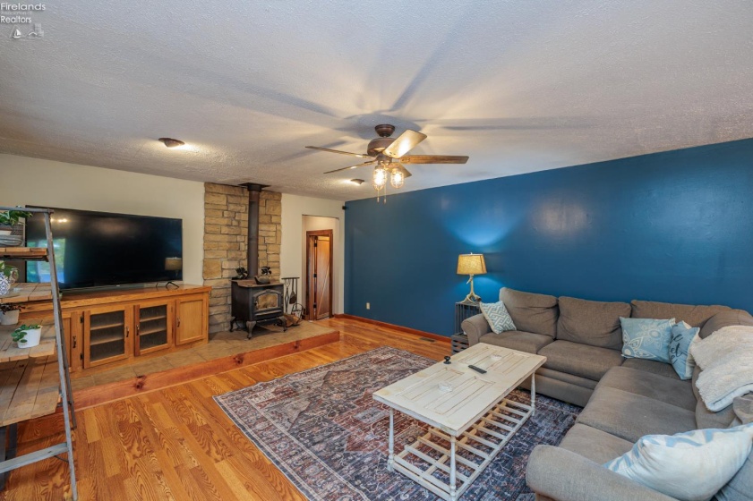 232 Barker Street, Wellington, 44090, 3 Bedroom Bedrooms, ,2 BathroomBathrooms,Residential,For Sale,Barker,20264128