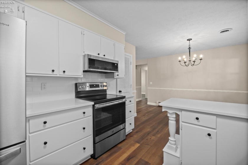 541 Lincoln Avenue, Huron, 44839, 3 Bedroom Bedrooms, ,2 BathroomBathrooms,Residential,For Sale,Lincoln,20264144