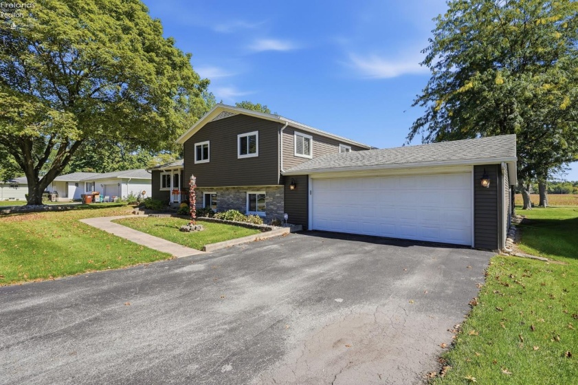 145 Gibson Court, Tiffin, 44883, 4 Bedroom Bedrooms, ,3 BathroomBathrooms,Residential,For Sale,Gibson,20264129
