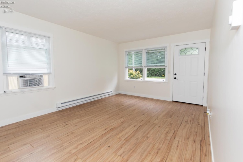 1415 Edgewater Avenue, Sandusky, 44870, 2 Bedroom Bedrooms, ,1 BathroomBathrooms,Residential,For Sale,Edgewater,20264154