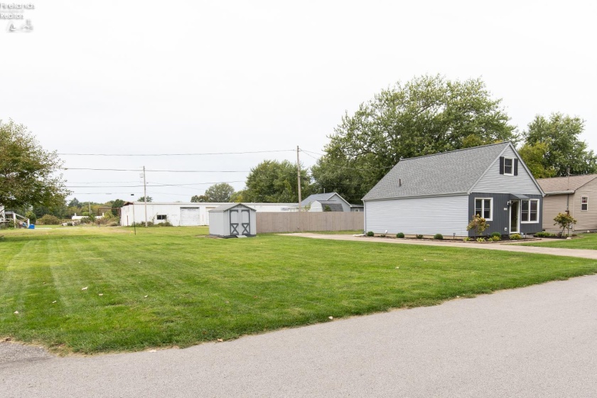 1415 Edgewater Avenue, Sandusky, 44870, 2 Bedroom Bedrooms, ,1 BathroomBathrooms,Residential,For Sale,Edgewater,20264154