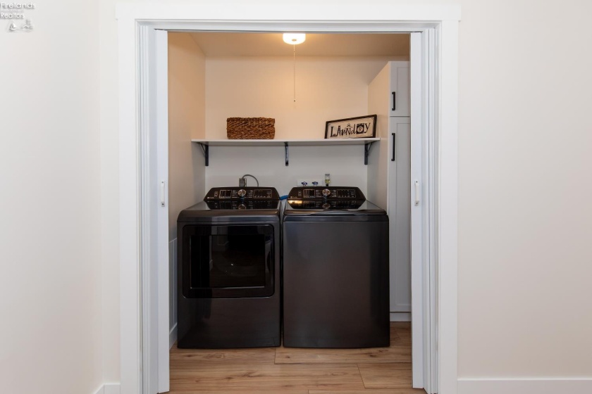 1415 Edgewater Avenue, Sandusky, 44870, 2 Bedroom Bedrooms, ,1 BathroomBathrooms,Residential,For Sale,Edgewater,20264154