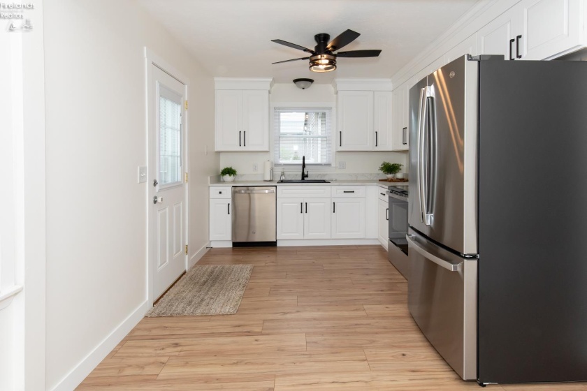 1415 Edgewater Avenue, Sandusky, 44870, 2 Bedroom Bedrooms, ,1 BathroomBathrooms,Residential,For Sale,Edgewater,20264154