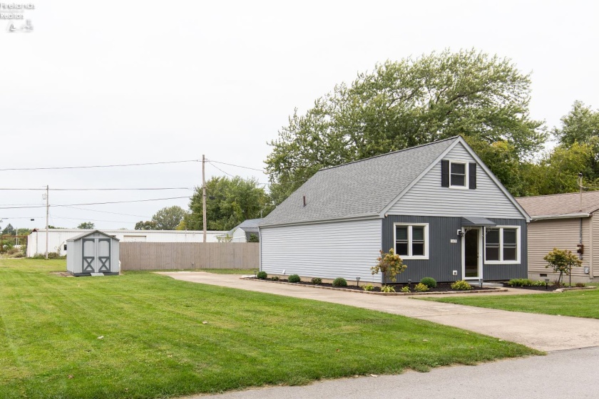 1415 Edgewater Avenue, Sandusky, 44870, 2 Bedroom Bedrooms, ,1 BathroomBathrooms,Residential,For Sale,Edgewater,20264154
