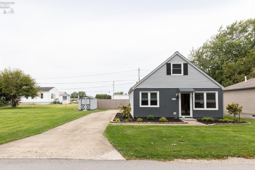 1415 Edgewater Avenue, Sandusky, 44870, 2 Bedroom Bedrooms, ,1 BathroomBathrooms,Residential,For Sale,Edgewater,20264154