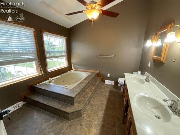740 Michaels Road, Fremont, 43420, 5 Bedroom Bedrooms, ,4 BathroomBathrooms,Residential,For Sale,Michaels,20264119
