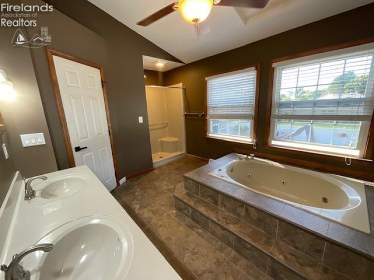 740 Michaels Road, Fremont, 43420, 5 Bedroom Bedrooms, ,4 BathroomBathrooms,Residential,For Sale,Michaels,20264119