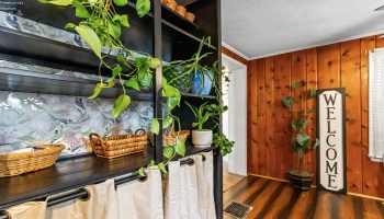 28 Woodlawn Avenue, Norwalk, 44857, 2 Bedroom Bedrooms, ,1 BathroomBathrooms,Residential,For Sale,Woodlawn,20264156
