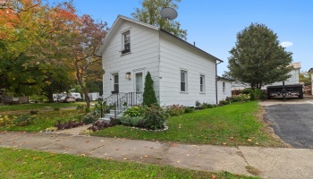 28 Woodlawn Avenue, Norwalk, 44857, 2 Bedroom Bedrooms, ,1 BathroomBathrooms,Residential,For Sale,Woodlawn,20264156