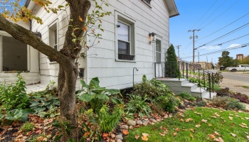 28 Woodlawn Avenue, Norwalk, 44857, 2 Bedroom Bedrooms, ,1 BathroomBathrooms,Residential,For Sale,Woodlawn,20264156