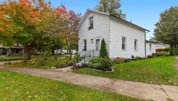 28 Woodlawn Avenue, Norwalk, 44857, 2 Bedroom Bedrooms, ,1 BathroomBathrooms,Residential,For Sale,Woodlawn,20264156