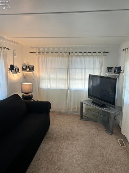 101 Rose Lane, Port Clinton, 43452, 2 Bedroom Bedrooms, ,1 BathroomBathrooms,Residential,For Sale,Rose Lane,20264176