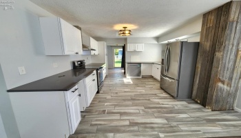 428 Pearl Street, Sandusky, 44870, 3 Bedroom Bedrooms, ,2 BathroomBathrooms,Residential,For Sale,Pearl,20264160