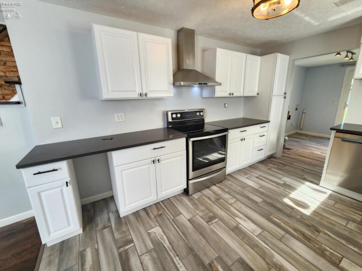428 Pearl Street, Sandusky, 44870, 3 Bedroom Bedrooms, ,2 BathroomBathrooms,Residential,For Sale,Pearl,20264160