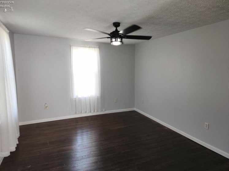 428 Pearl Street, Sandusky, 44870, 3 Bedroom Bedrooms, ,2 BathroomBathrooms,Residential,For Sale,Pearl,20264160