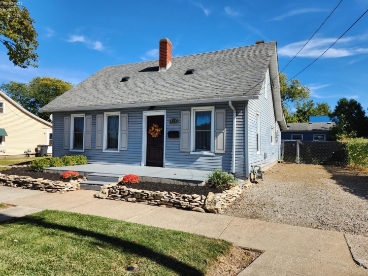 428 Pearl Street, Sandusky, 44870, 3 Bedroom Bedrooms, ,2 BathroomBathrooms,Residential,For Sale,Pearl,20264160