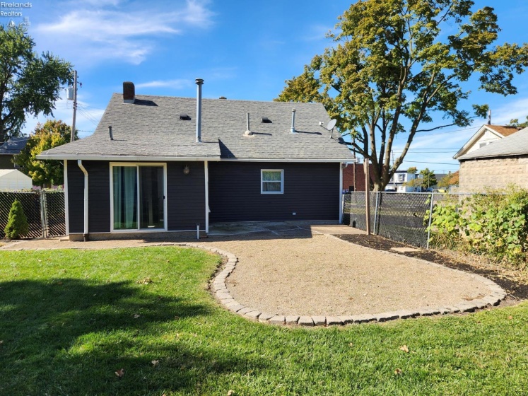 428 Pearl Street, Sandusky, 44870, 3 Bedroom Bedrooms, ,2 BathroomBathrooms,Residential,For Sale,Pearl,20264160