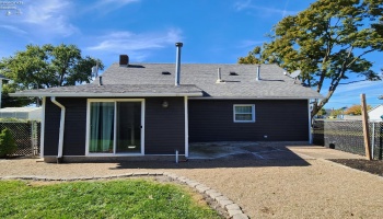 428 Pearl Street, Sandusky, 44870, 3 Bedroom Bedrooms, ,2 BathroomBathrooms,Residential,For Sale,Pearl,20264160