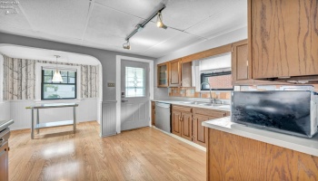 2219 Portsmouth Ave, Toledo, 43616, 3 Bedroom Bedrooms, ,1 BathroomBathrooms,Residential,For Sale,Portsmouth Ave,20264184 2219 Portsmouth Ave, Toledo, 43616, 3 Bedroom Bedrooms, ,1 BathroomBathrooms,Residential,For Sale,Portsmouth Ave,20264184